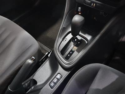 2022 Toyota Yaris - Thumbnail