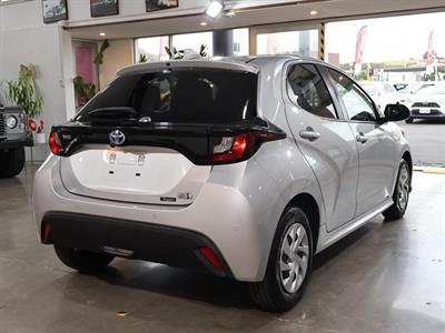 2022 Toyota Yaris - Thumbnail