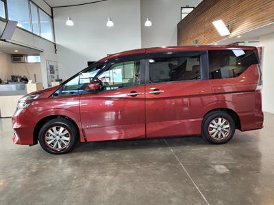 2018 Nissan Serena - Thumbnail