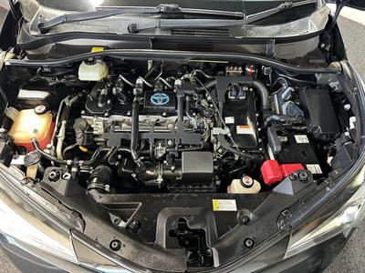 2017 Toyota C-HR - Thumbnail