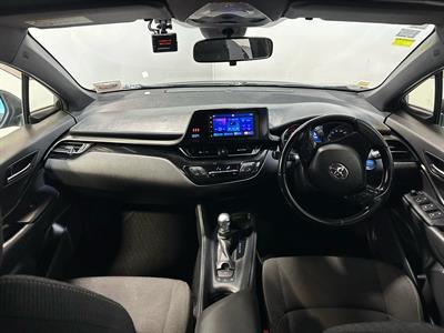 2017 Toyota C-HR - Thumbnail