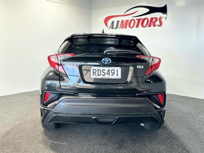 2017 Toyota C-HR - Thumbnail