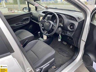 2017 Toyota Yaris - Thumbnail