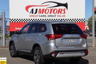 2020 Mitsubishi Outlander - Thumbnail