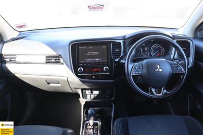 2020 Mitsubishi Outlander - Thumbnail
