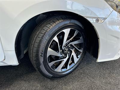 2018 Honda Civic - Thumbnail