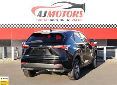 2015 Lexus NX 300h - Thumbnail