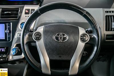 2012 Toyota Prius - Thumbnail
