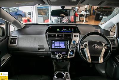 2012 Toyota Prius - Thumbnail