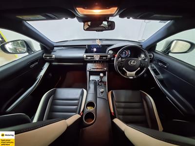 2016 Lexus IS 200t - Thumbnail