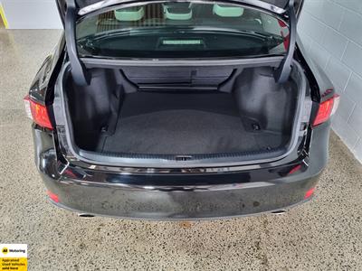 2016 Lexus IS 200t - Thumbnail