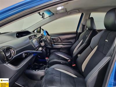 2013 Toyota Aqua - Thumbnail