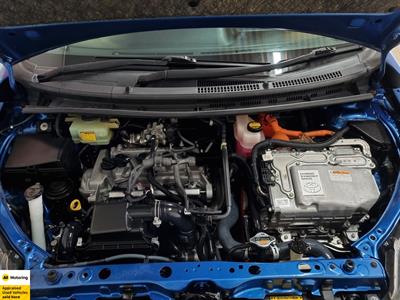 2013 Toyota Aqua - Thumbnail