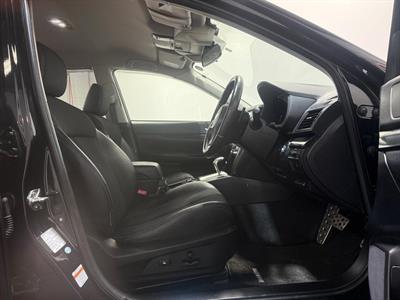 2013 Subaru Legacy - Thumbnail
