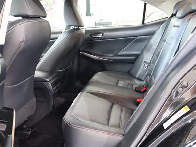 2016 Lexus IS - Thumbnail