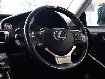 2016 Lexus IS - Thumbnail
