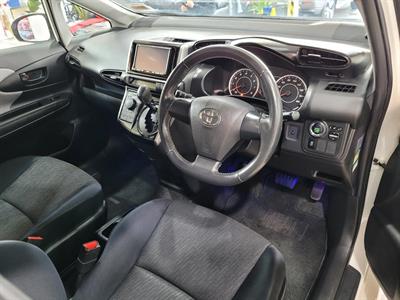 2011 Toyota Wish - Thumbnail