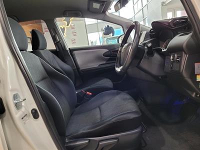 2011 Toyota Wish - Thumbnail
