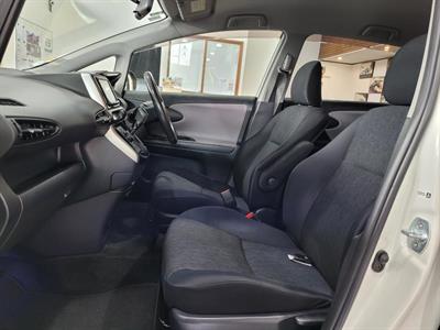 2011 Toyota Wish - Thumbnail