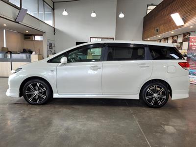2011 Toyota Wish - Thumbnail
