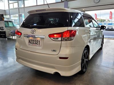 2011 Toyota Wish - Thumbnail