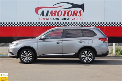2021 Mitsubishi Outlander - Thumbnail