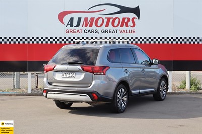 2021 Mitsubishi Outlander - Thumbnail
