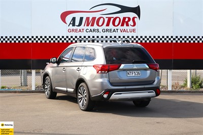 2021 Mitsubishi Outlander - Thumbnail