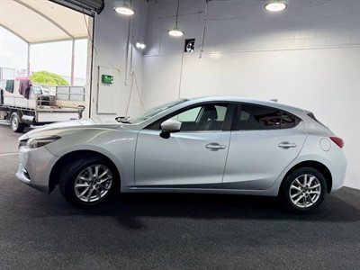 2017 Mazda Axela - Thumbnail