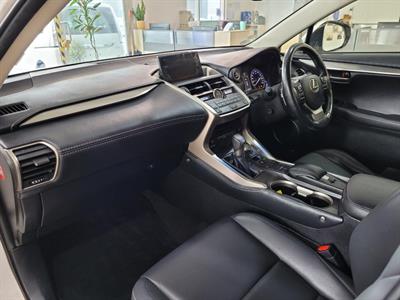 2014 Lexus NX 300h - Thumbnail