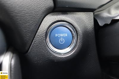 2020 Toyota RAV4 - Thumbnail