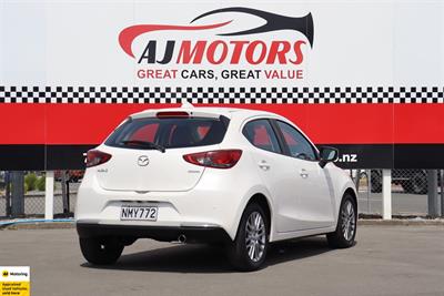 2021 Mazda 2 - Thumbnail