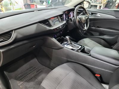 2020 Holden Commodore - Thumbnail