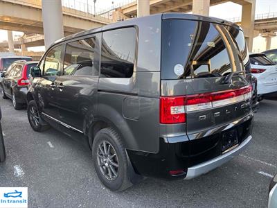 2015 Mitsubishi Delica - Thumbnail