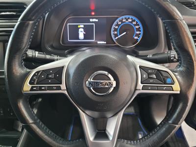 2018 Nissan Leaf - Thumbnail