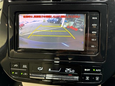 2016 Toyota Prius - Thumbnail