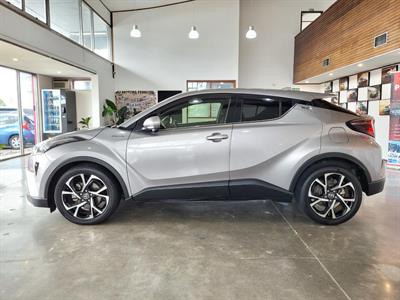 2017 Toyota C-HR - Thumbnail