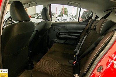 2018 Toyota Aqua - Thumbnail