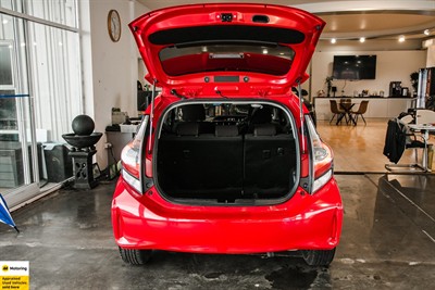 2018 Toyota Aqua - Thumbnail