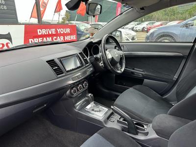 2011 Mitsubishi Galant  - Thumbnail