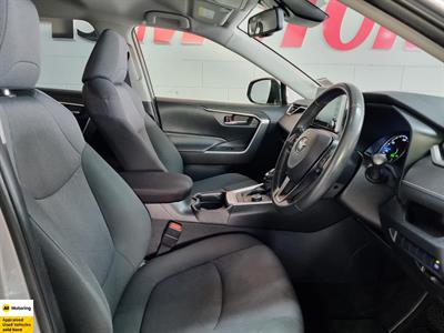2019 Toyota RAV4 - Thumbnail