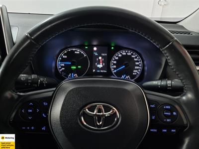 2019 Toyota RAV4 - Thumbnail