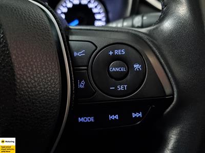 2019 Toyota RAV4 - Thumbnail