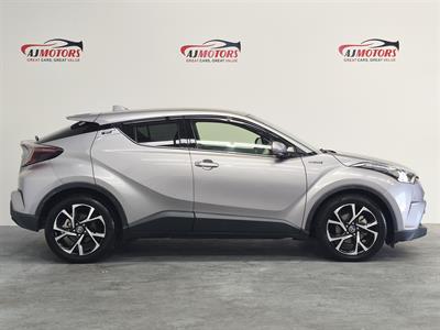 2017 Toyota C-HR - Thumbnail