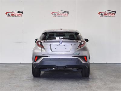 2017 Toyota C-HR - Thumbnail