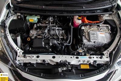 2014 Toyota Aqua - Thumbnail