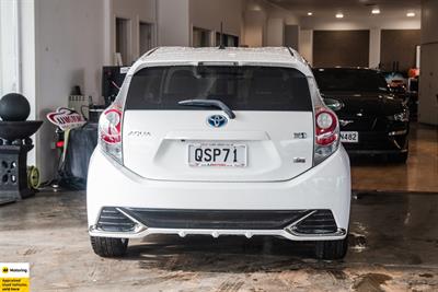 2014 Toyota Aqua - Thumbnail