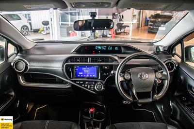 2014 Toyota Aqua - Thumbnail
