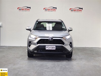 2022 Toyota RAV4 - Thumbnail