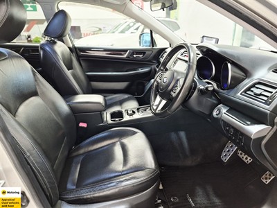 2015 Subaru Outback - Thumbnail